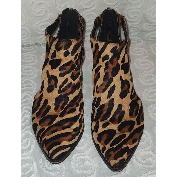 SOLE SOCIETY Shoes - Calf hair cut out booties SOLE SOCIETY Size 8.5. SO LANETTE Block heel Zipper ba